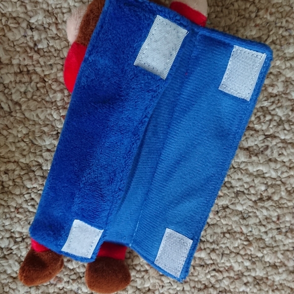 Super Mario Bros Plush car set belts covers Set - Red and Green - Picture 4 of 9